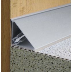 Tesnící profil L230