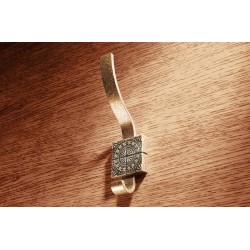 věšák Sparta, staromosaz