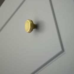 knopka Campana, broušená zlatá matná