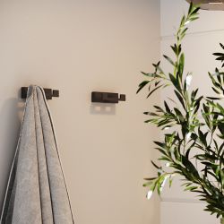 věšák Ema 2621, černá matná PB12