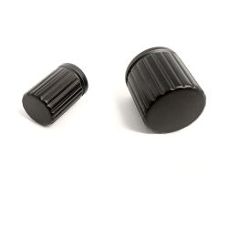 knopek Grooves S, černá matná