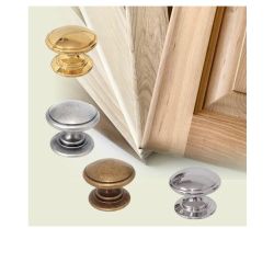 mosazný knopek Tazio, průměr 30 mm, starocin