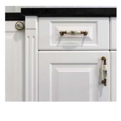 keramická úchytka Flora, modrý květ, staromosaz