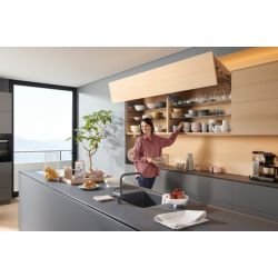 Výklopný mechanismus BLUM Aventos HF TOP, bílé krytky