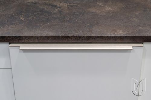 Elegantní hliníkový narážecí profil Ramara v povrchové úpravě imitace nerezu, značky Tulip