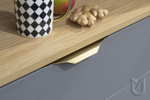 Obrázek profilového nábytkového úchytu Lori v povrchové úpravě tmavá zlatá broušená značky Tulip