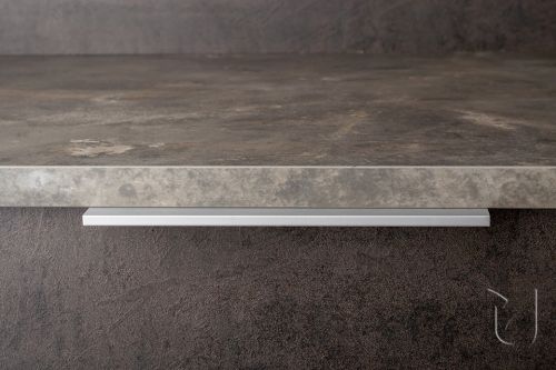 Obrázek profilového nábytkového úchytu Lucata v povrchové úpravě eloxovaný hliník značky Tulip