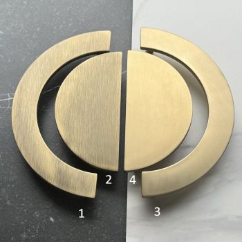 Sada elegantních úchytek ve tvaru půlkruhu a ve tvaru půlměsíce